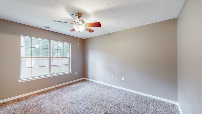 Building Photo - 3 Bedroom 2 Bathroom Home - Hope Creek Subdivision - Richmond Hill