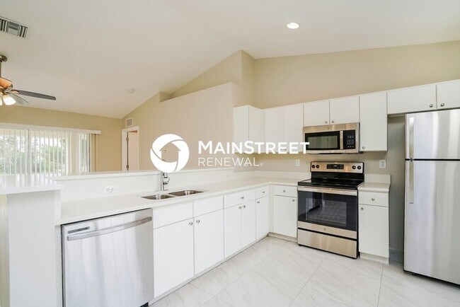 Building Photo - 3 Bedroom Pet-Friendly Home in Cape Coral, FL with Main Street Renewal