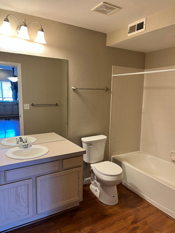 Building Photo - 5225 White Willow Dr