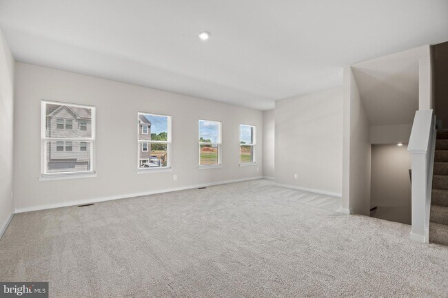 Building Photo - 21 Lyriq Ct