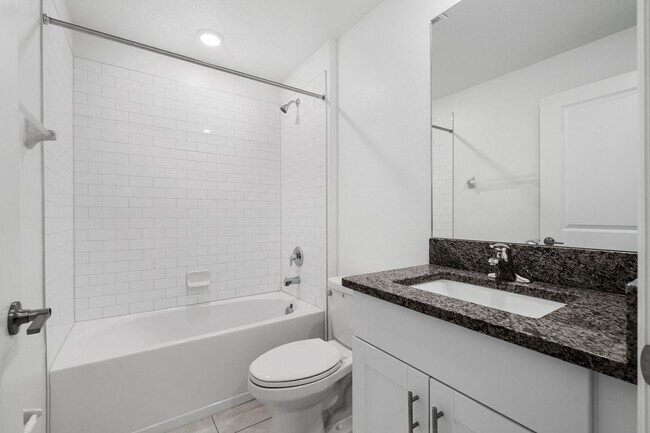 Building Photo - ***MOVE-IN SPECIAL, $500 OFF 2ND MONTH*** ...