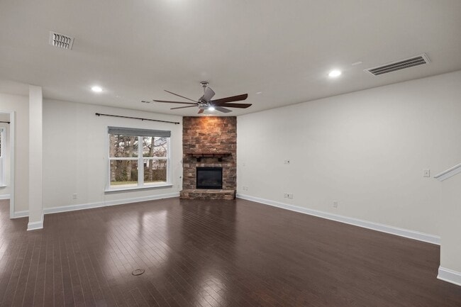 Building Photo - 3002 DaVinci Ct