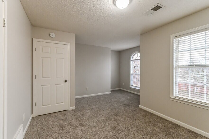 Building Photo - 2174 Berry Bush Ln