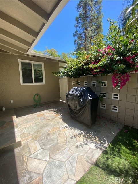 Building Photo - 520 Calle Aragon