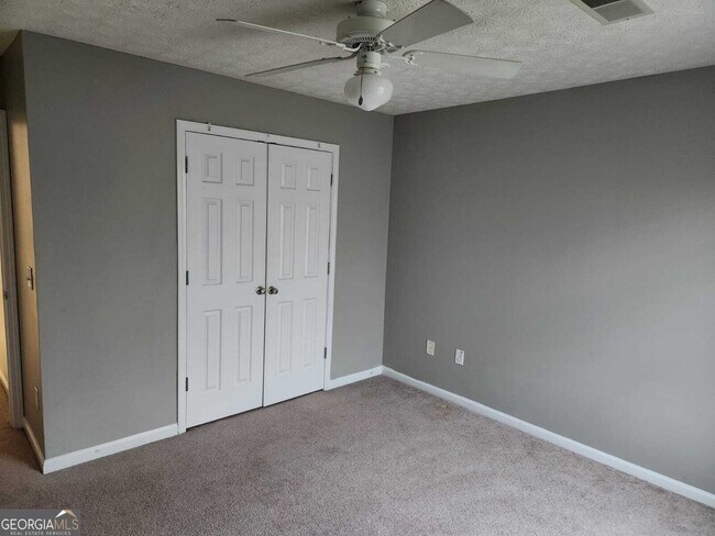 Building Photo - 333 Tara Commons Cir