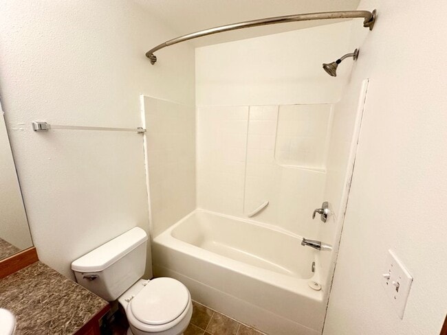 Building Photo - Charming 4-Bedroom Home with Large Fenced Yard and Modern Updates in Ellensburg