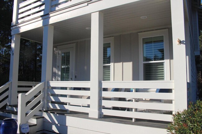 Building Photo - 119 Michaela Ln