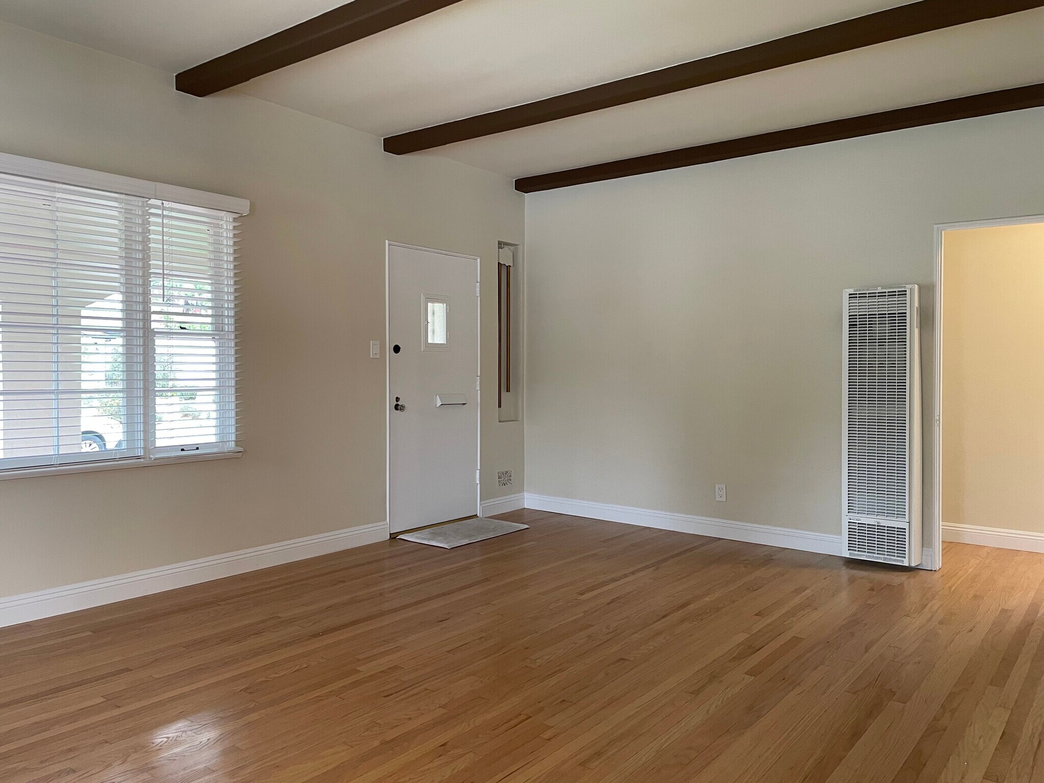 Building Photo - 4209 Vinton Ave
