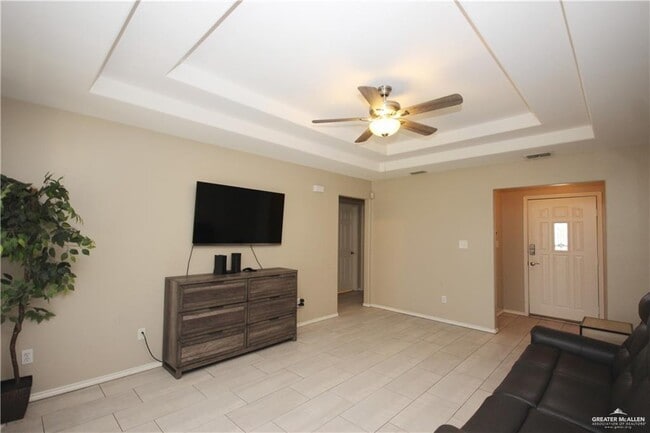 Building Photo - 15 Flamingo Ave