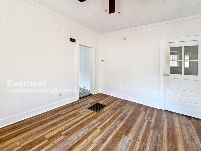 Building Photo - 417 62nd St