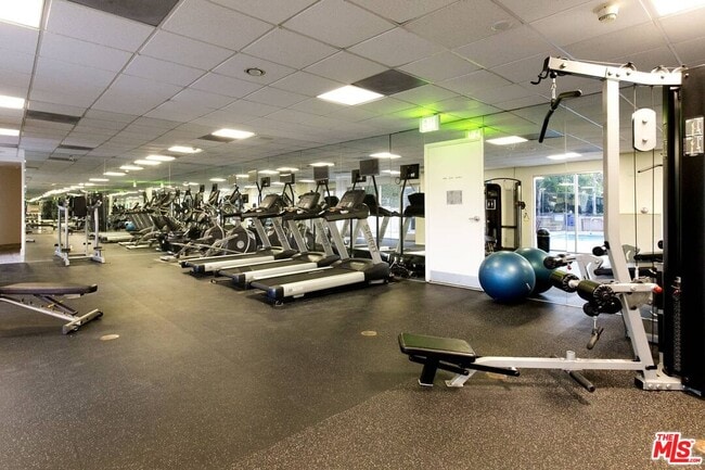 Building Photo - 865 Comstock Ave