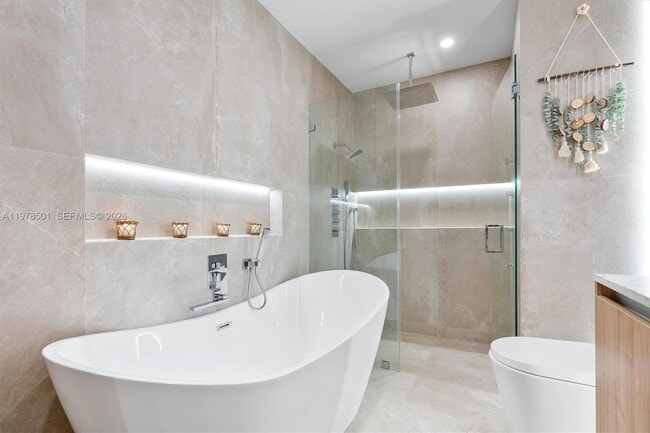 Building Photo - 4000 N Circle Dr