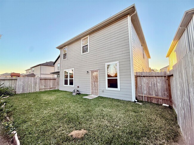 Building Photo - 24619 Applewood Crst Ln