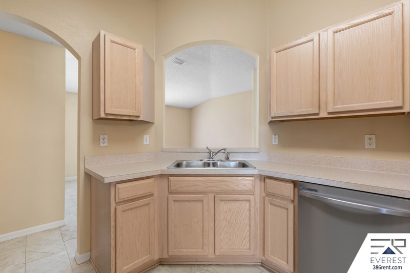 Building Photo - 57 Pin Oak Dr