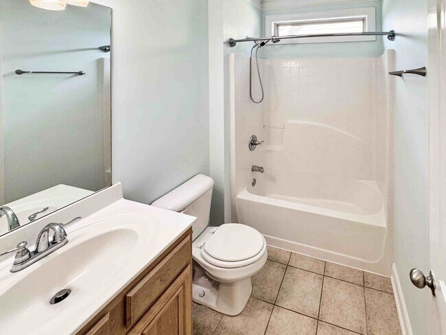 Building Photo - 6BR, 4BA, In-Law Suite