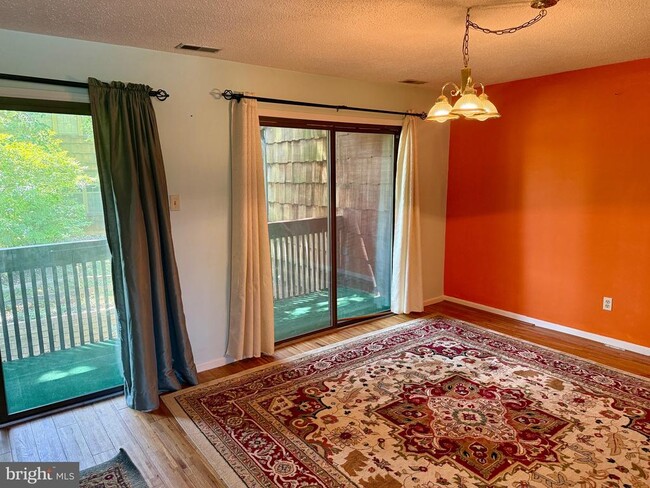 Building Photo - 30 Hopkinson Ct