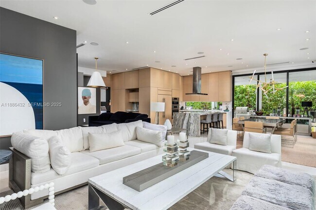 Building Photo - 4675 NE 2nd Ave