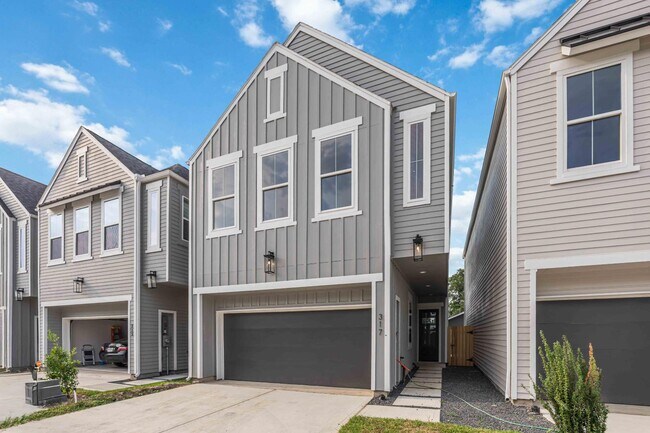 Building Photo - Bauman Heights