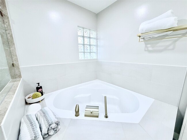 Building Photo - 7146 Bayou Forest Dr