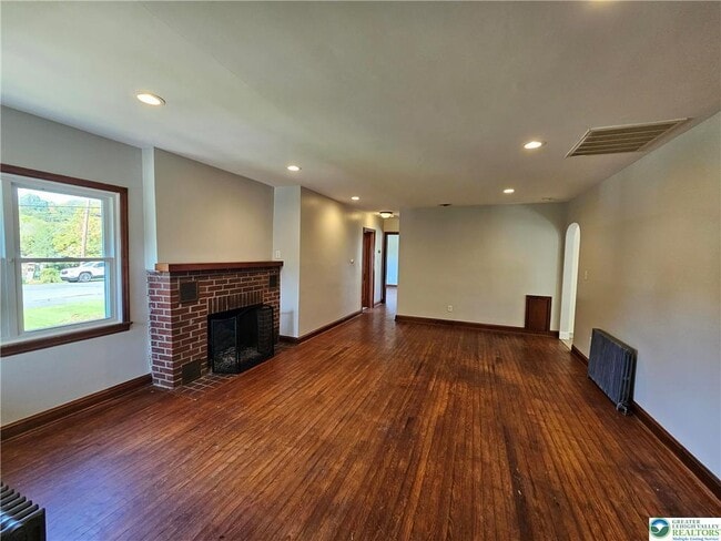 Building Photo - 6123 3rd Ave