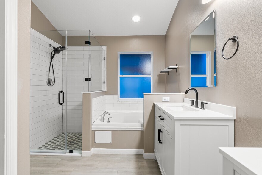 Building Photo - 2817 Moultrie Creek Dr