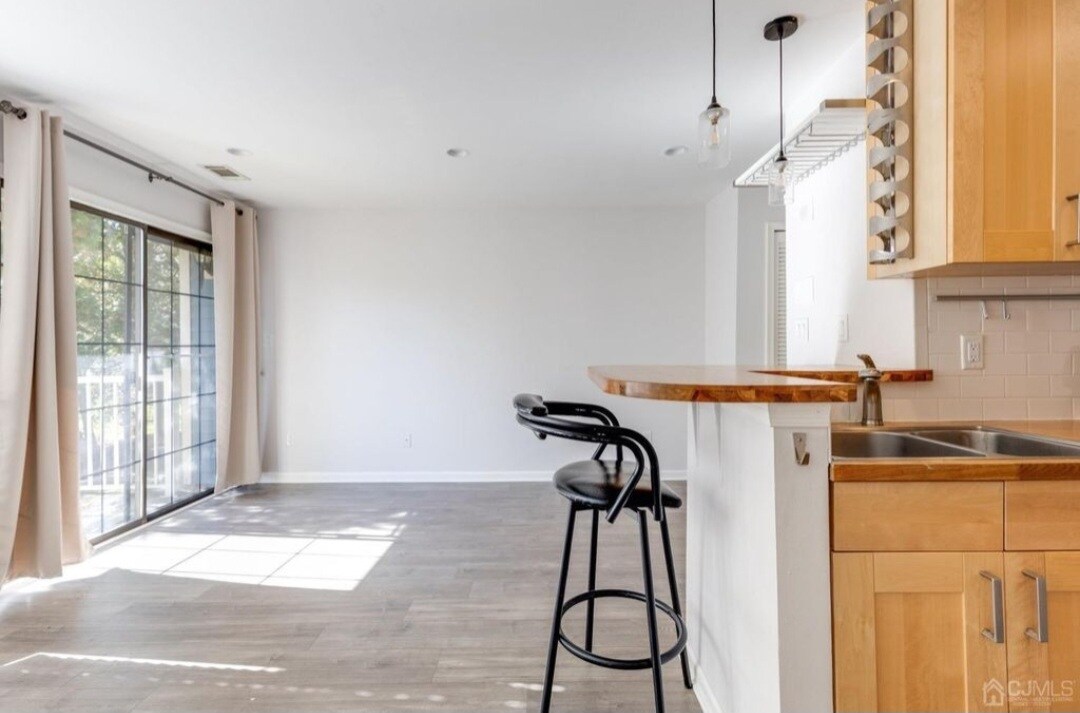 Building Photo - 117 Longfield Ct