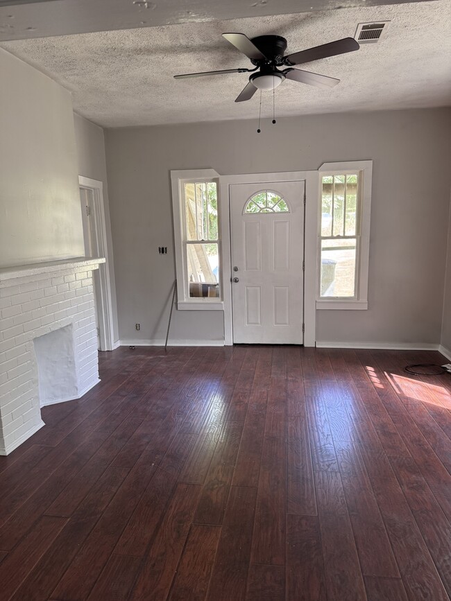 Building Photo - 3028 2nd St