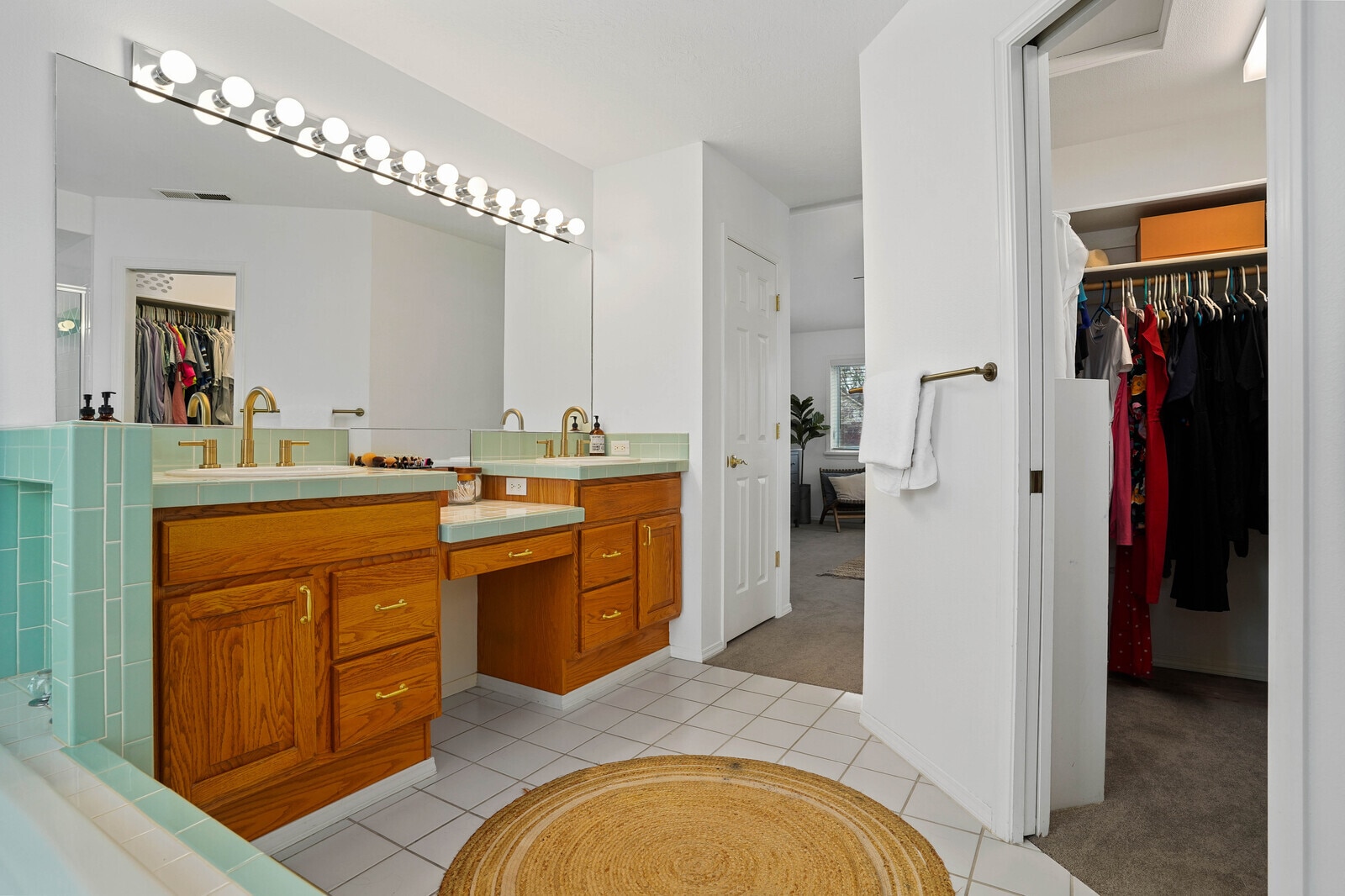 Main Bathroom - 2845 Eastlake Dr SE