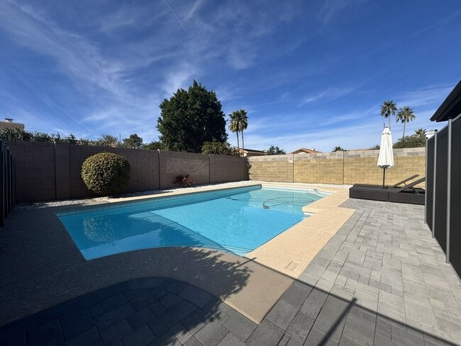 Building Photo - BEAUTIFUL 3 BEDROOM 3 BATH CORNER LOT WITH POOL AND LARGE BACKYARD NORTH SCOTTSDALE