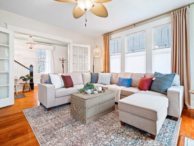 Building Photo - 2ND East Drive-SI ID1496103P