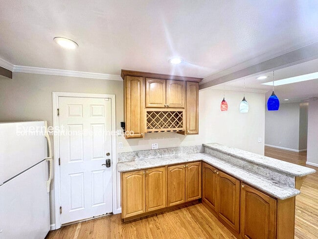 Building Photo - 108 Madora Pl
