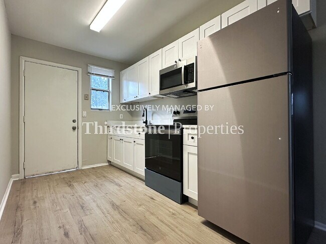 Primary Photo - 1930 Park St