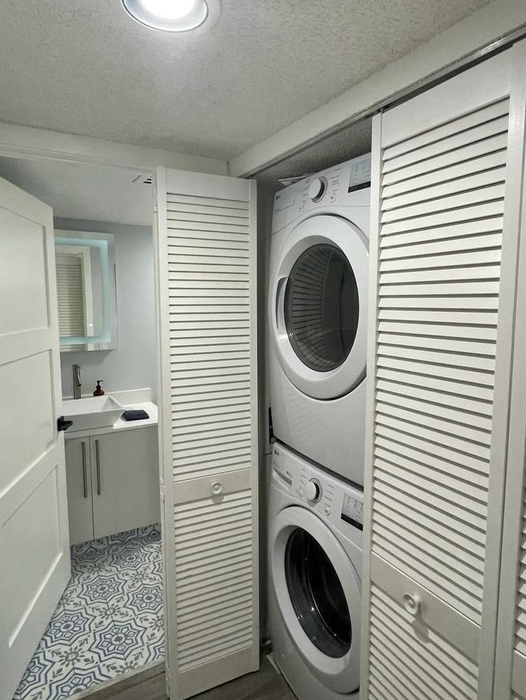 Building Photo - 7776 Trent Dr