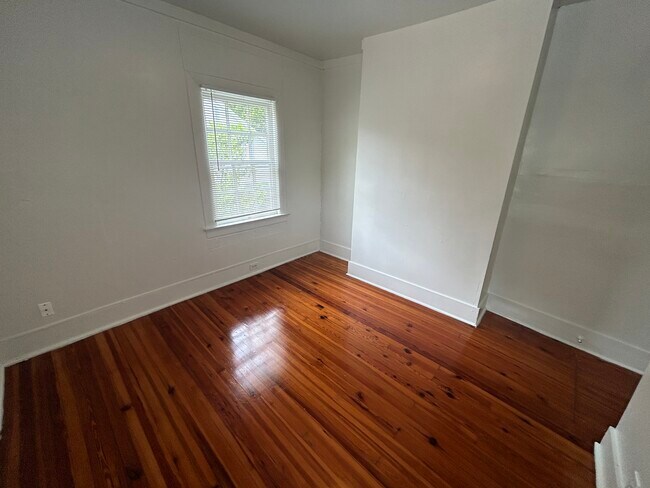 Building Photo - 1300 Green St