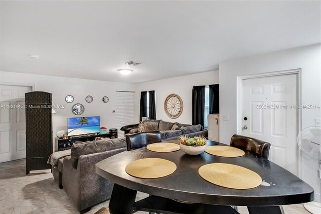 Building Photo - 219 NW 7th Ct