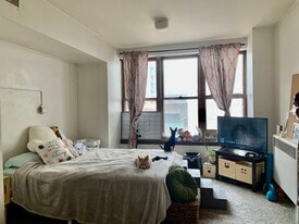 Building Photo - 636 State St