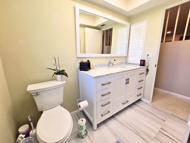 Building Photo - Charming 2 Bed/ 2 Bath Home w/ Garage in Sarasota