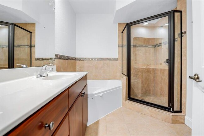 Building Photo - 5030 SW 126th Ave