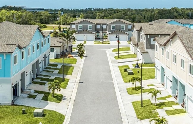 Building Photo - 2101 Sebring Pl