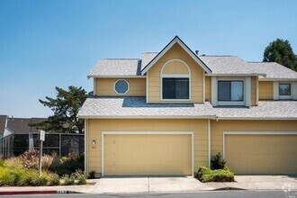 Building Photo - 413 Dohrmann Ln