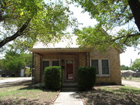 Building Photo - 3 BEDROOM, NEAR UMHB