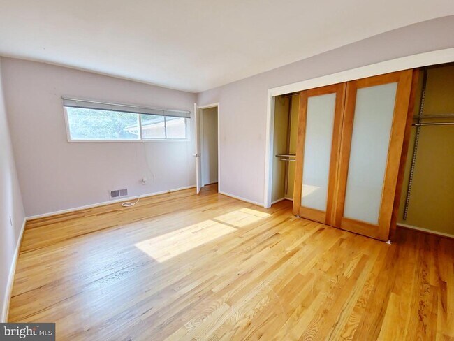 Building Photo - 8 Gruenther Ct