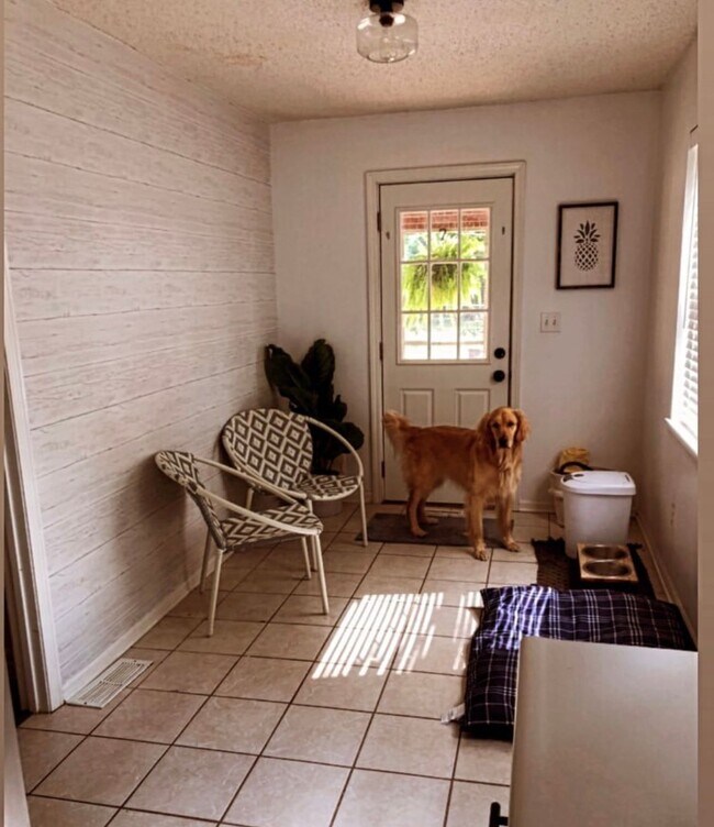 Building Photo - 21 W 78th Ter