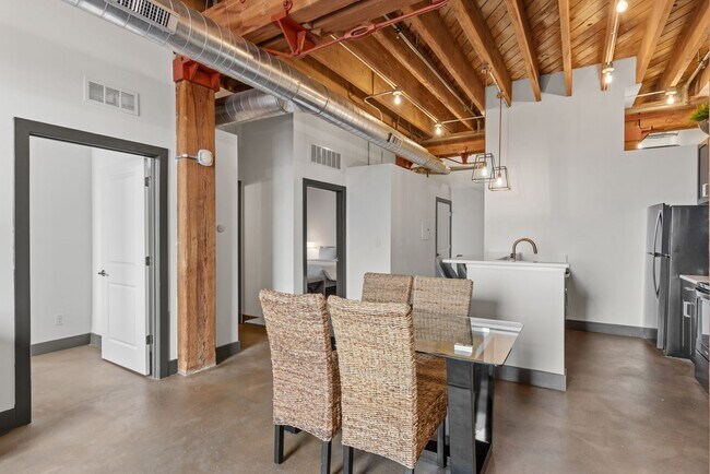 Building Photo - 701 N 1st St