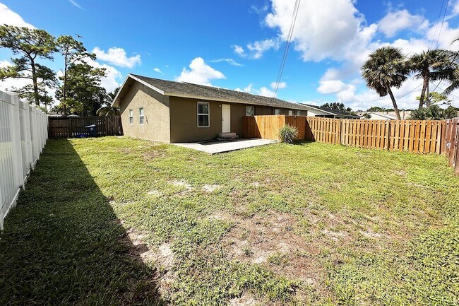 Building Photo - 6171 Heather St