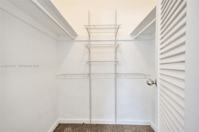 Building Photo - 10350 W Bay Harbor Dr