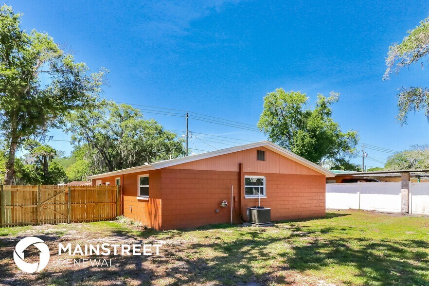 Building Photo - 1204 N Maryland Ave