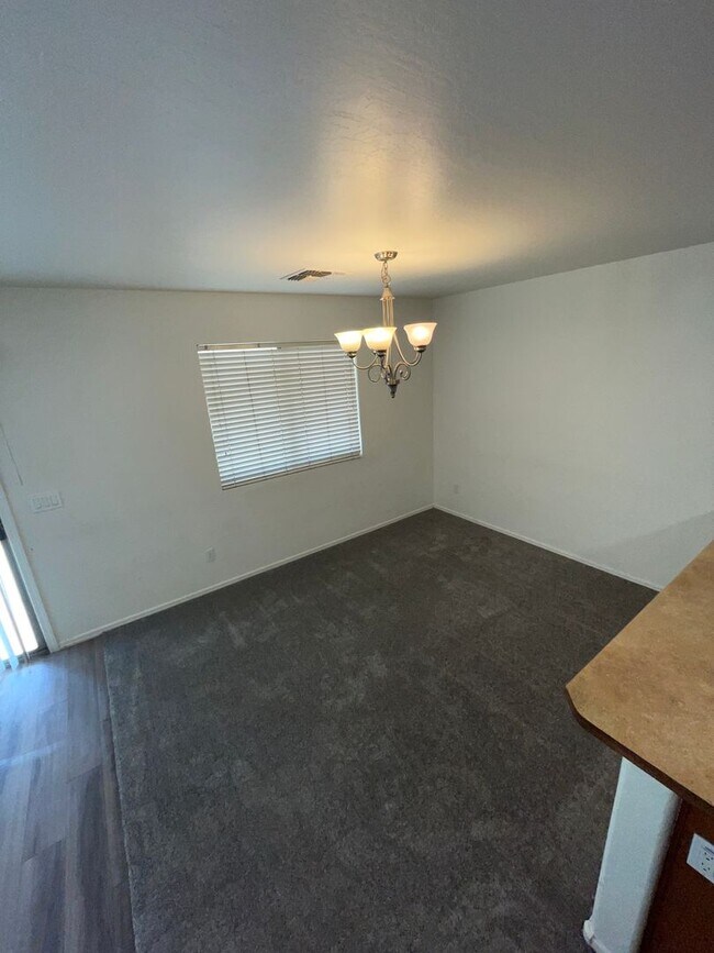 Building Photo - 5707 S 31st Dr