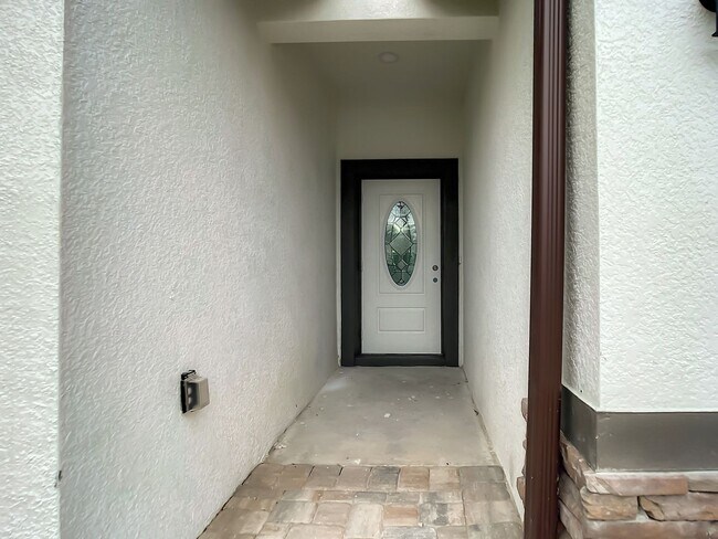 Building Photo - North Port For Lease