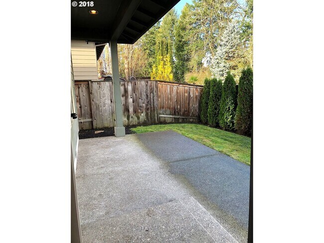 Building Photo - 3-Bedroom Home in SW Beaverton!